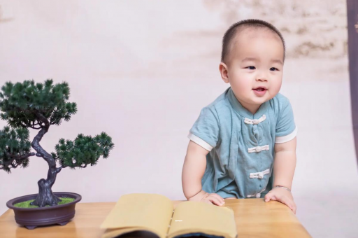 邵阳县六个月宝宝摇头正常吗
